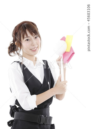 一個女人用清潔工具 一個女人用清潔工具 45683106