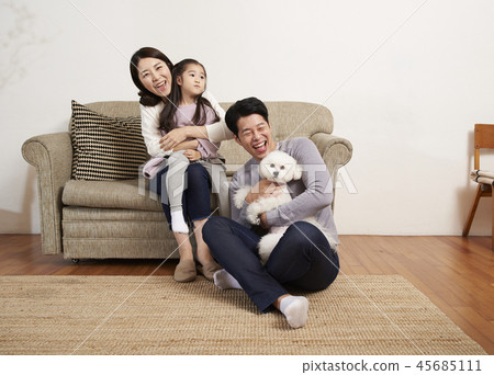 Family, Dad, Mom, Daughter, Puppy, Korean Family, Dad, Mom, Daughter, Puppy, Korean 45685111