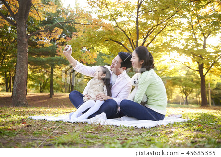 Family, Dad, Mom, Daughter, Puppy, Korean 45685335