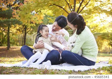 Family, Dad, Mom, Daughter, Puppy, Korean 45685341