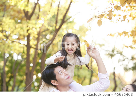 家庭，爸爸，媽媽，女兒，韓國人 45685468