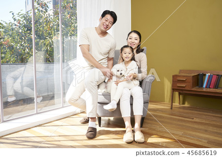 Family, Dad, Mom, Daughter, Puppy, Korean 45685619