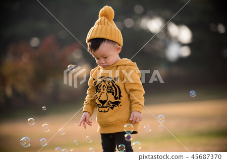 兒童,秋季,奧林匹克公園,戶外,兒童,男孩 兒童,秋季,奧林匹克公園,戶外,兒童,男孩 45687370