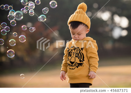 兒童,秋季,奧林匹克公園,戶外,兒童,男孩 兒童,秋季,奧林匹克公園,戶外,兒童,男孩 45687371