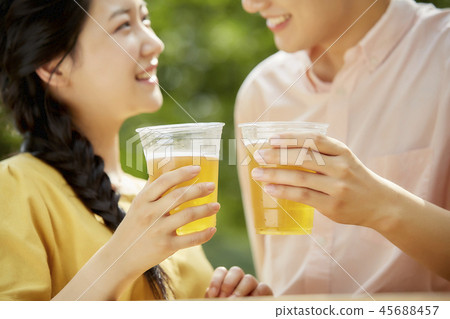 Couples, lovers, students, college students, dating, beer, summer Couples, lovers, students, college students, dating, beer, summer 45688457
