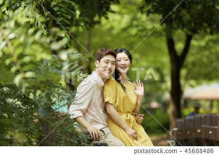 Couple, lover, student, college student, date, summer, park, walking, forest 45688486
