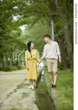 Couple, lover, student, college student, date, summer, park, walking, forest 45688508