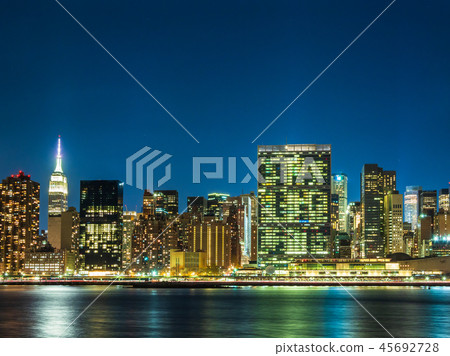 New York East River and Manhattan skyscrapers 45692728