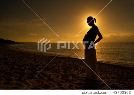 Maternity Photo 2 45700568