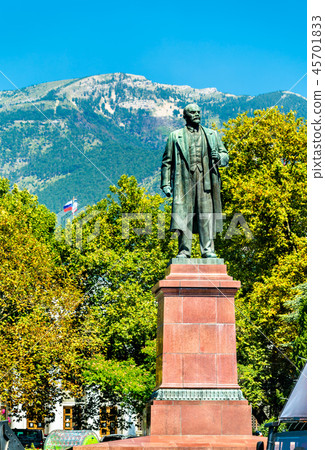Monument of Vladimir Lenin in Yalta, Crimea 45701833