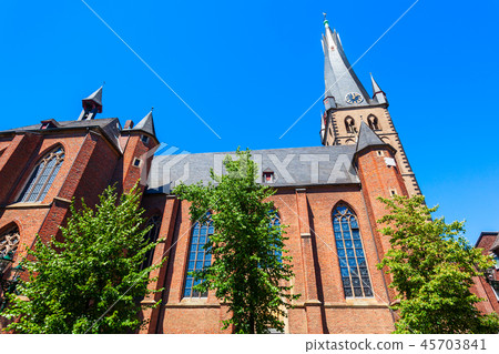 St. Basilika Lambertus in Dusseldorf St. Basilika Lambertus in Dusseldorf 45703841