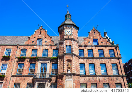 Rathaus old town hall, Dusseldorf 45703843