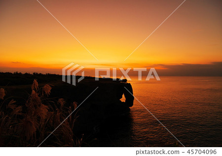 Manzamo's Sunset 45704096