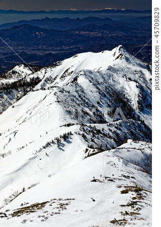 從Joshu Mt.看Kengamine和Yatsugatake /南阿爾卑斯山 從Joshu Mt.看Kengamine和Yatsugatake /南阿爾卑斯山 45709829