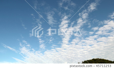 天空和雲彩 45711253
