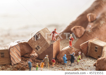 自然災害與滑坡的西洋鏡模型 45723551