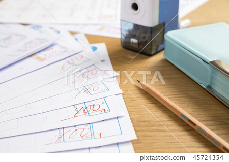 Lots of 100 tests 45724354