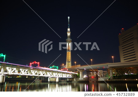 隅田川的夜視圖在聖誕節附近的 隅田川的夜視圖在聖誕節附近的 45732889