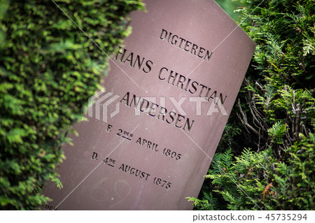 Grave of poet Hans Christian Andersen Grave of poet Hans Christian Andersen 45735294