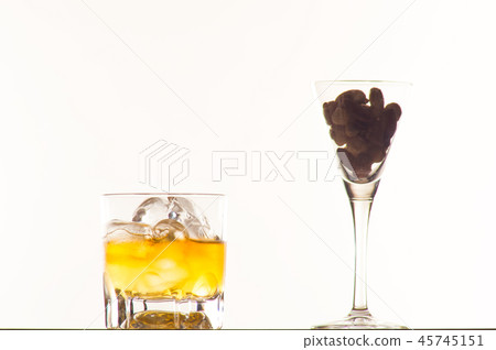 Whiskey rock mix with nuts 45745151