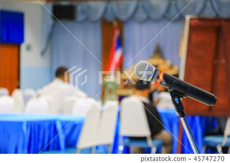 microphone wireless in a meeting room seminar  45747270