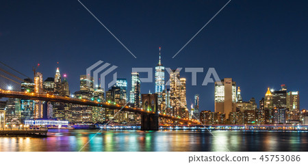 New York Brooklyn Bridge and Manhattan 45753086