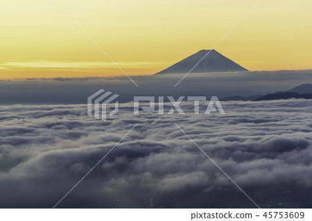 Mt. Fuji and sea of clouds from high bocce 45753609