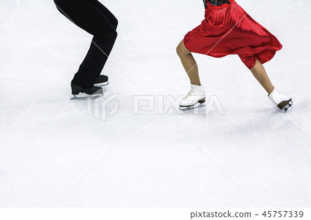 Figure Skating 45757339