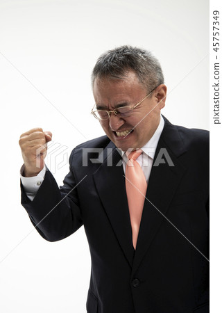 人 45757349