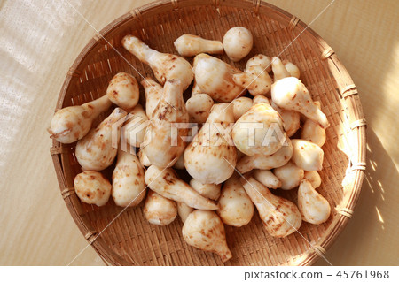 Peeled taro Peeled taro 45761968