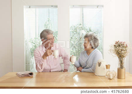 senior senior 45762680