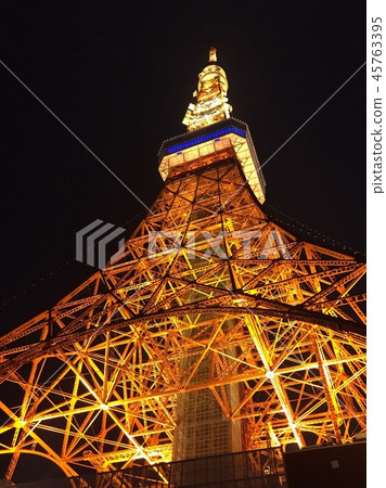 讓我們看看從下面照亮的東京塔 讓我們看看從下面照亮的東京塔 45763395