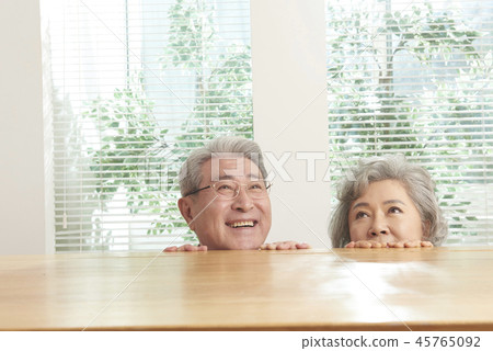 senior 45765092