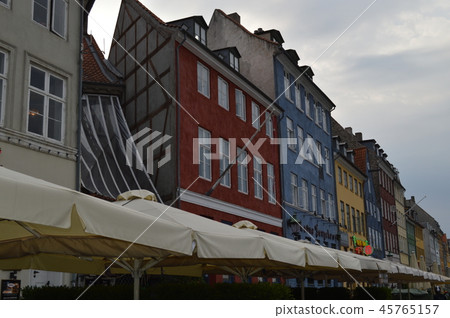 丹麥，哥本哈根，五顏六色的房子在Nyhavn 45765157