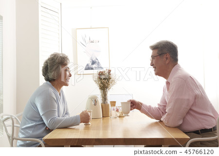 senior senior 45766120