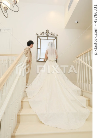 新娘在鏡子前2。 45766331