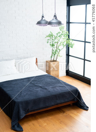 The bedroom  45776068