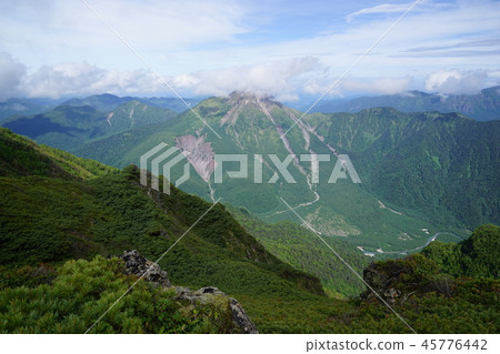 來自Ashizawadake的Yakedake和Kamikochi 來自Ashizawadake的Yakedake和Kamikochi 45776442