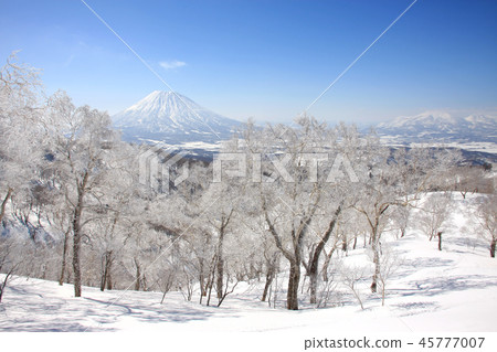 Mt. Yotei of snow seen from Honjo mountain climbing Mt. Yotei of snow seen from Honjo mountain climbing 45777007