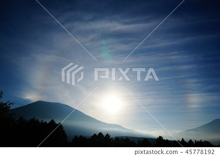 Sun Ring Falling on Kurohime Mountain Sun Ring Falling on Kurohime Mountain 45778192