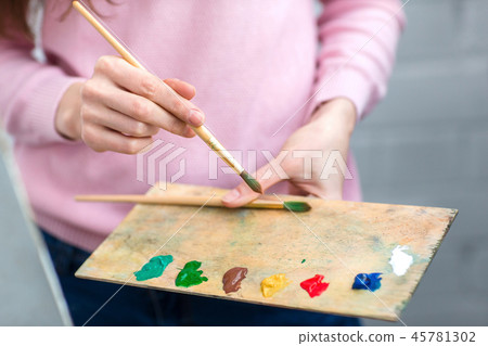 The palette of colors 45781302