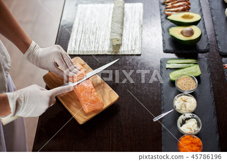 Process of preparing rolling sushi 45786196