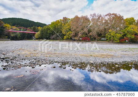 Hannogawara of autumn leaves 45787000