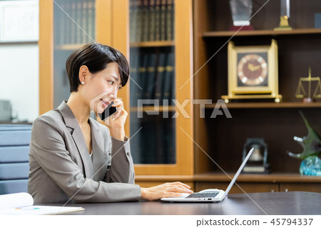 女性員工私人辦公室司法代言人會計師 45794337