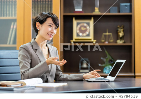 Female employee Private office Judicial scrivener Accountant 45794519