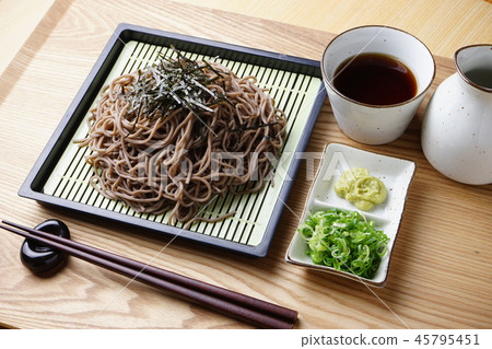 Zaru soba 45795451