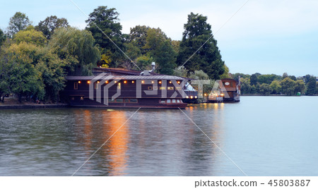 Landscape of Herastrau lake 45803887