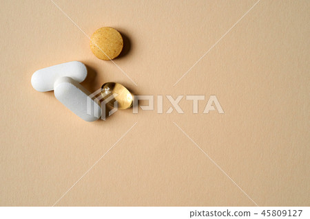 維生素,藥物,營養素,丸 維生素,藥物,營養素,丸 45809127