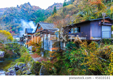 Autumn leaves at first glance Eighth scenery Nakatsu City Shinkansen, Oita Prefecture 45810181