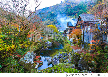 Autumn leaves at first glance Eighth scenery Nakatsu City Shinkansen, Oita Prefecture 45810182